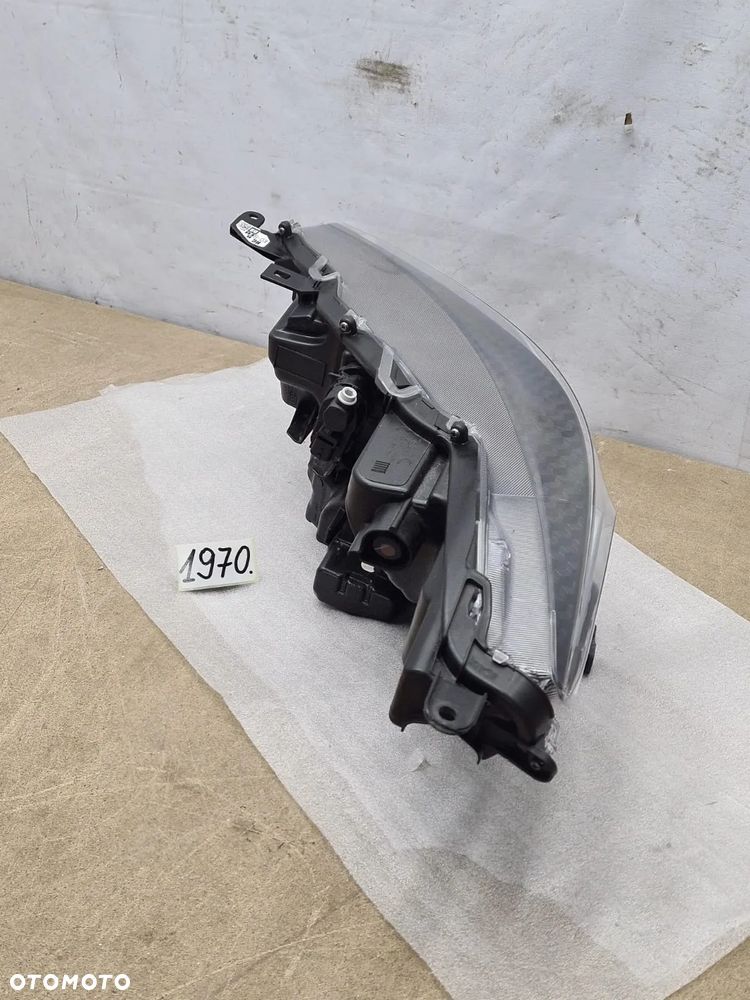 Toyota Yaris 4 IV od 20r lampa prawy prawa przednia przód Full Led - 5