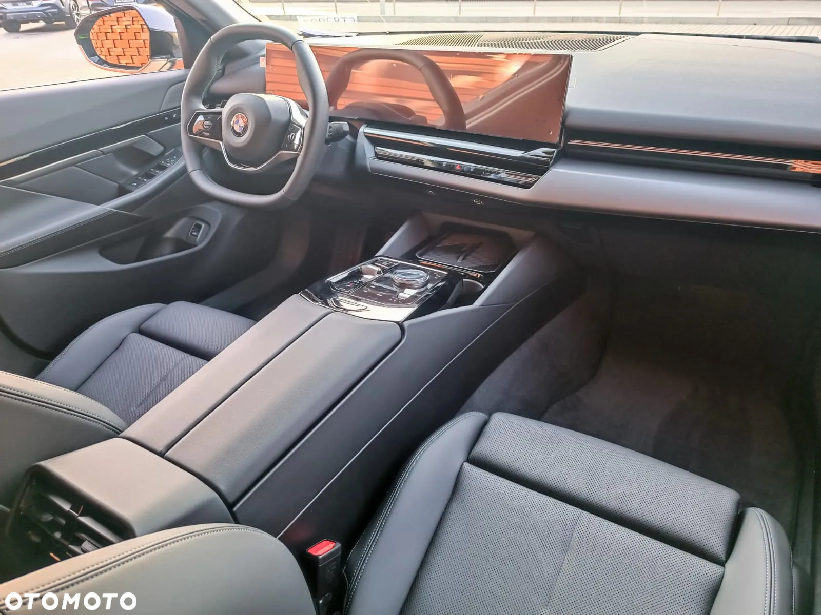 BMW Seria 5 520i mHEV - 13