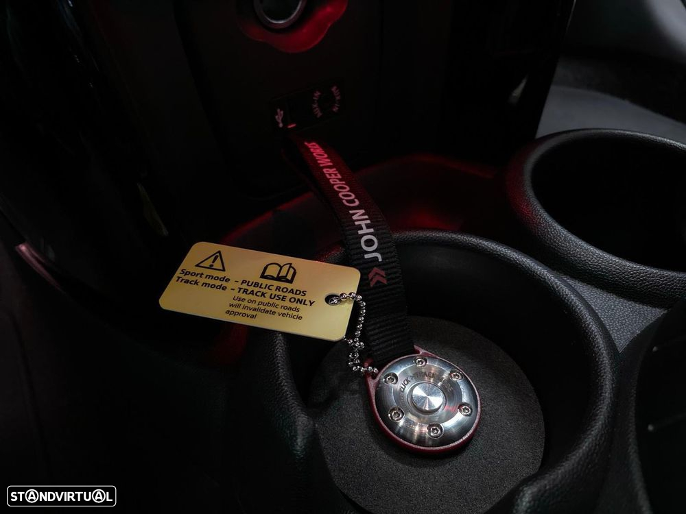 MINI 3 Portas John Cooper Works - 13