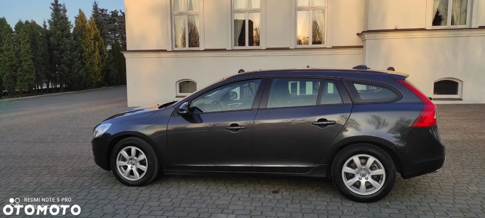 Volvo V60 2.0T Geartronic Powershift Kinetic - 4