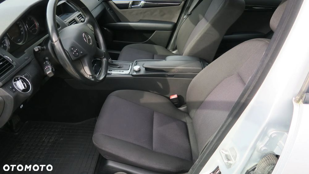 Mercedes-Benz Klasa C 200 CDI DPF Automatik Elegance - 18