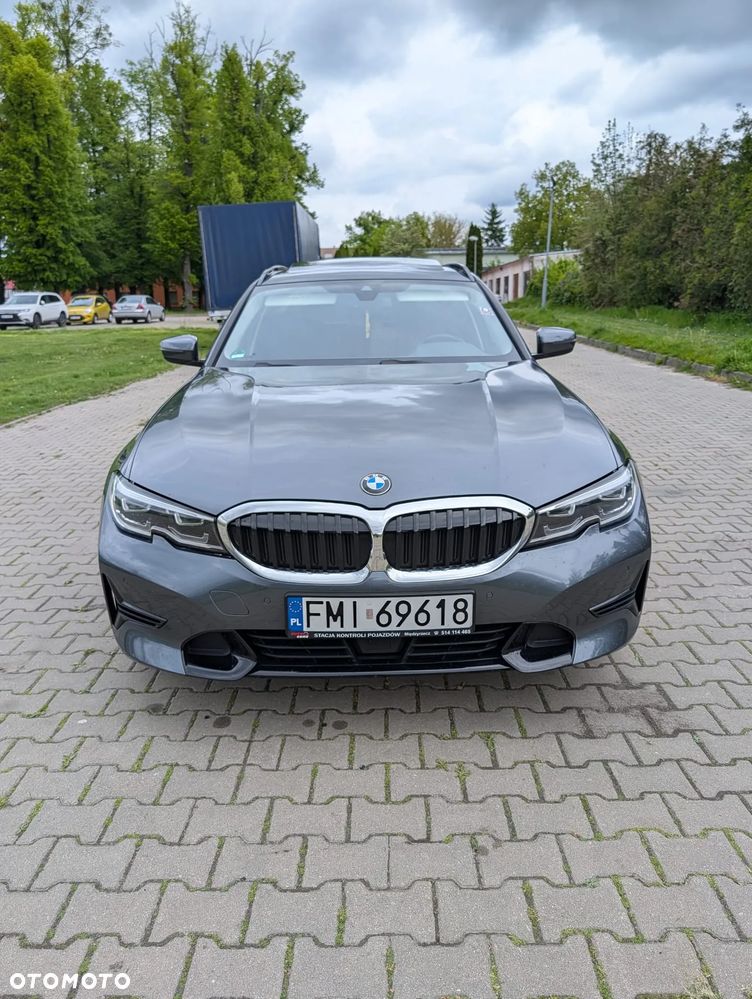 BMW Seria 3 330d xDrive MHEV - 5