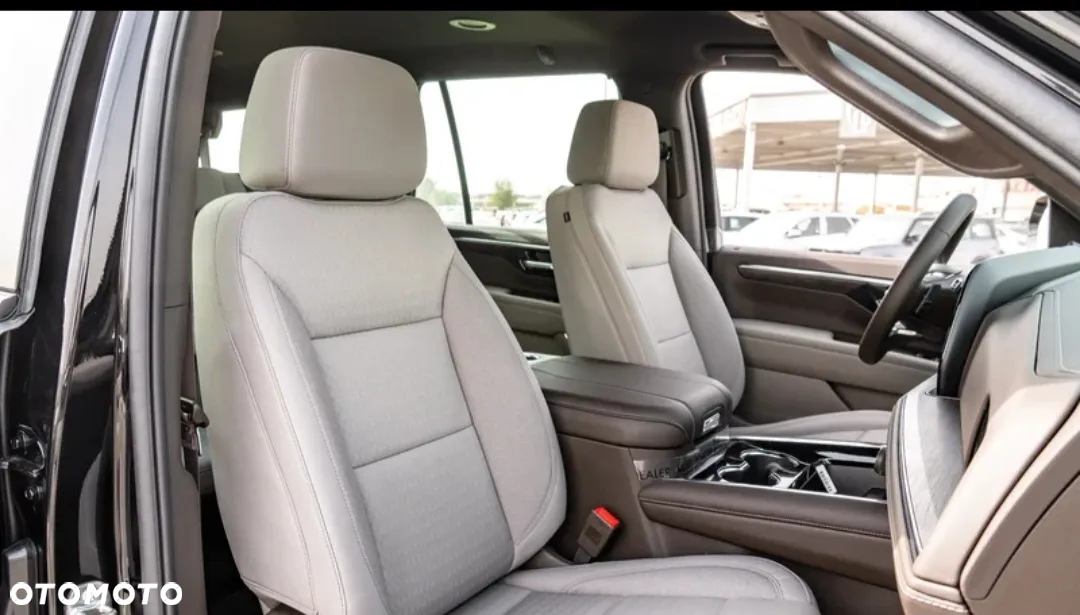 Chevrolet Tahoe - 18