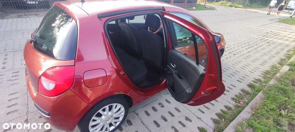 Renault Clio - 9