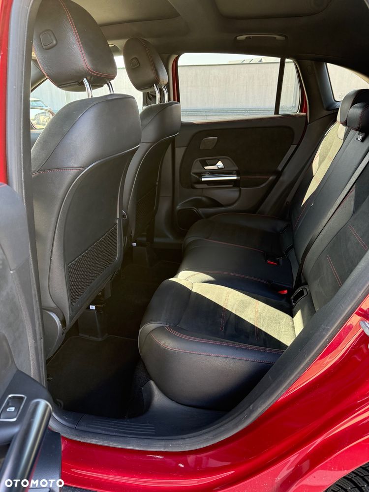 Mercedes-Benz GLA 180 d Business Edition - 30