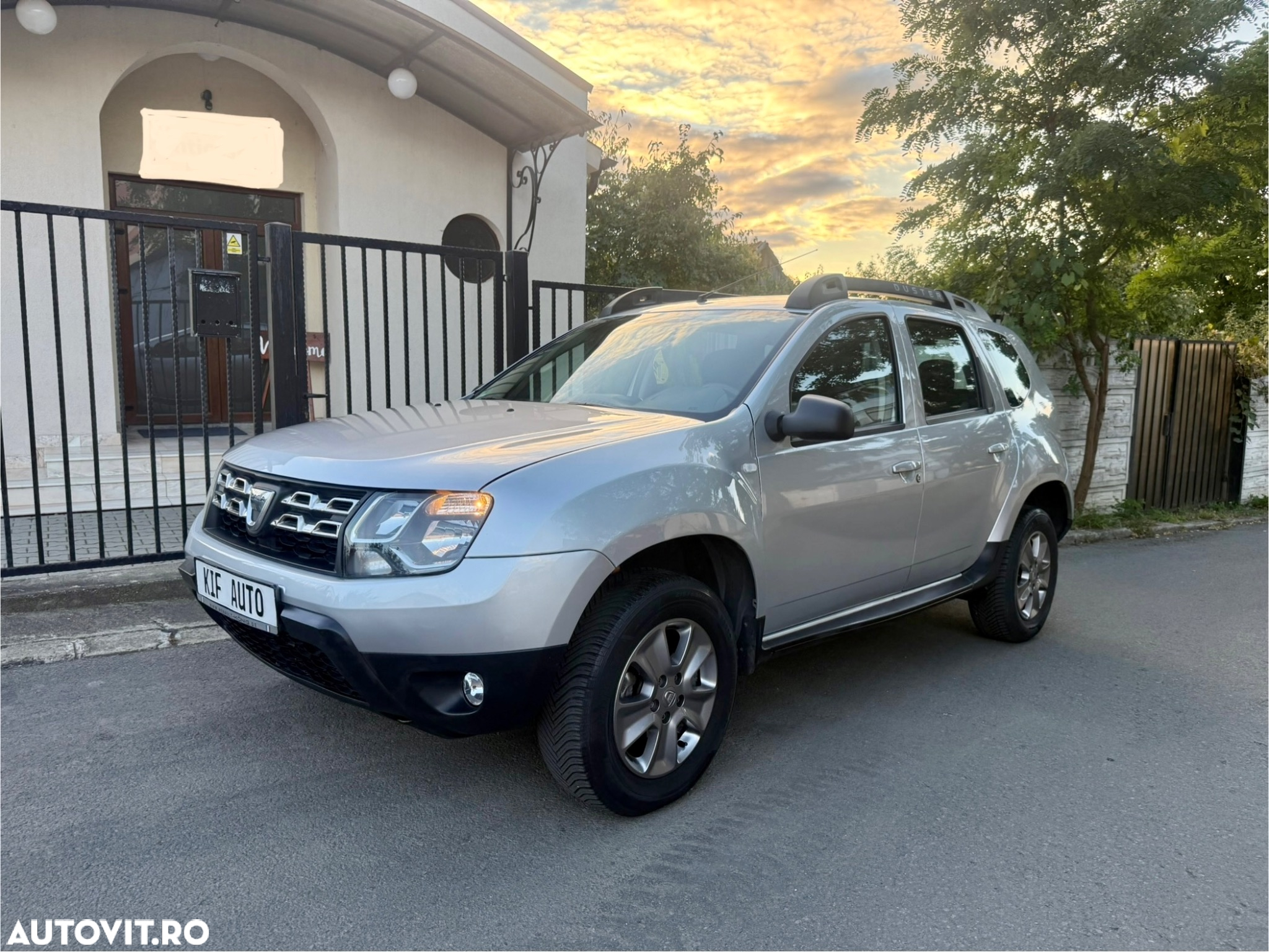 Dacia Duster 1.6 SCe Prestige jante 16" - 34