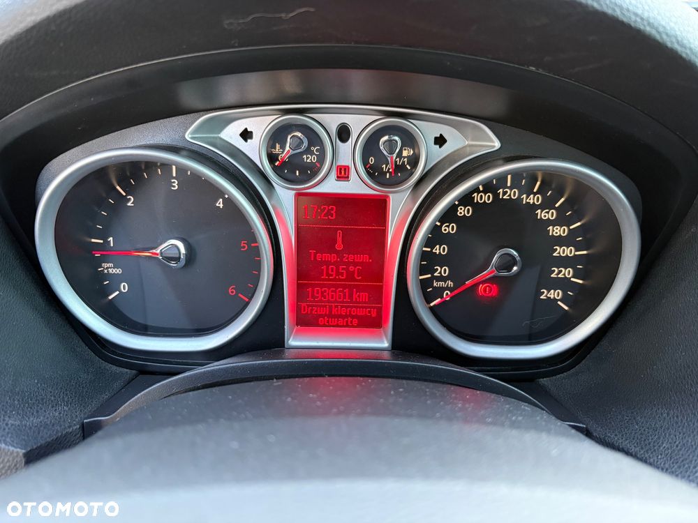Ford Kuga 2.0 TDCi 4x4 Titanium - 26