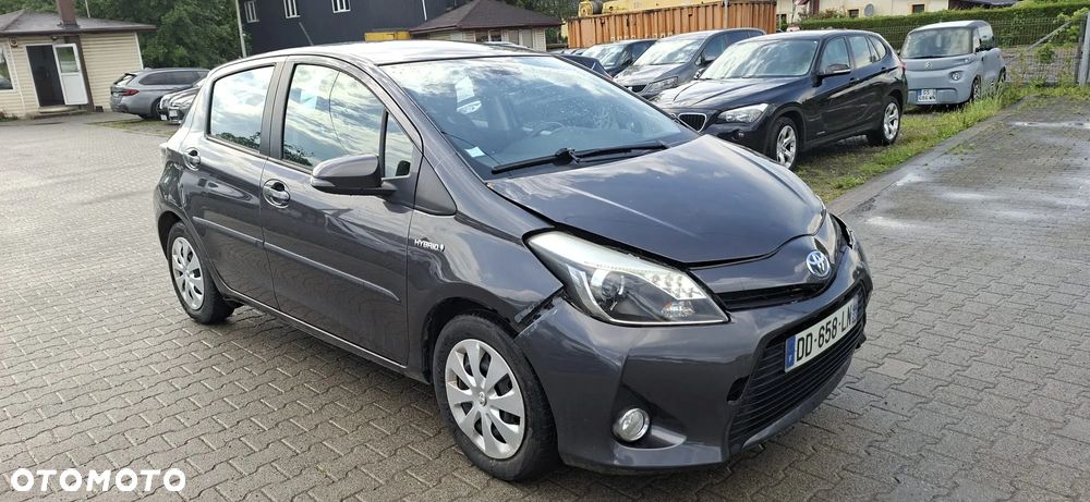 Toyota Yaris Hybrid 100 Dynamic - 1