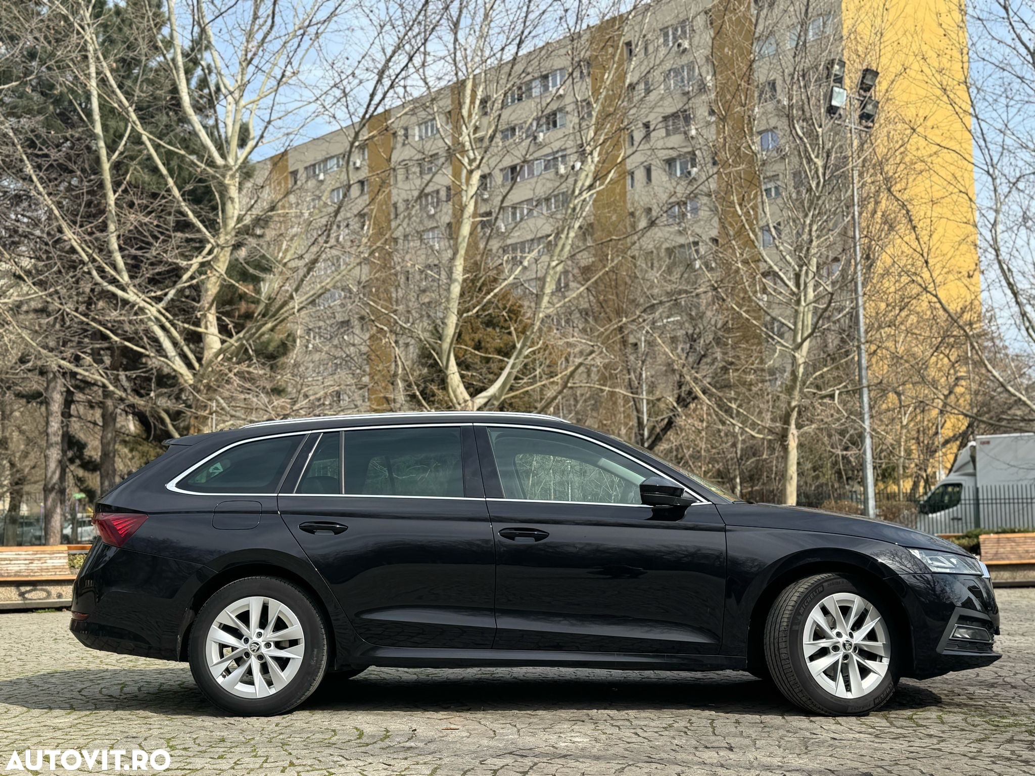 Skoda Octavia 2.0 TDI DSG Ambition - 5