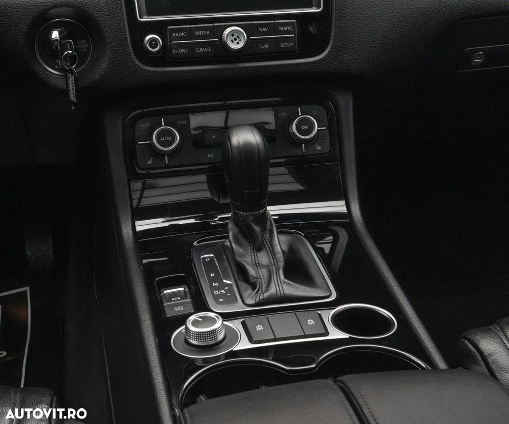 Volkswagen Touareg 3.0 V6 TDI SCR Blue Motion DPF Automatik Terrain Tech Executive Edition - 20