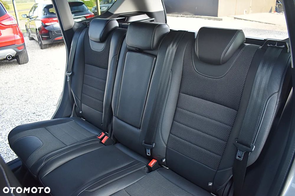 Ford Kuga 2.0 TDCi 2x4 Titanium - 20