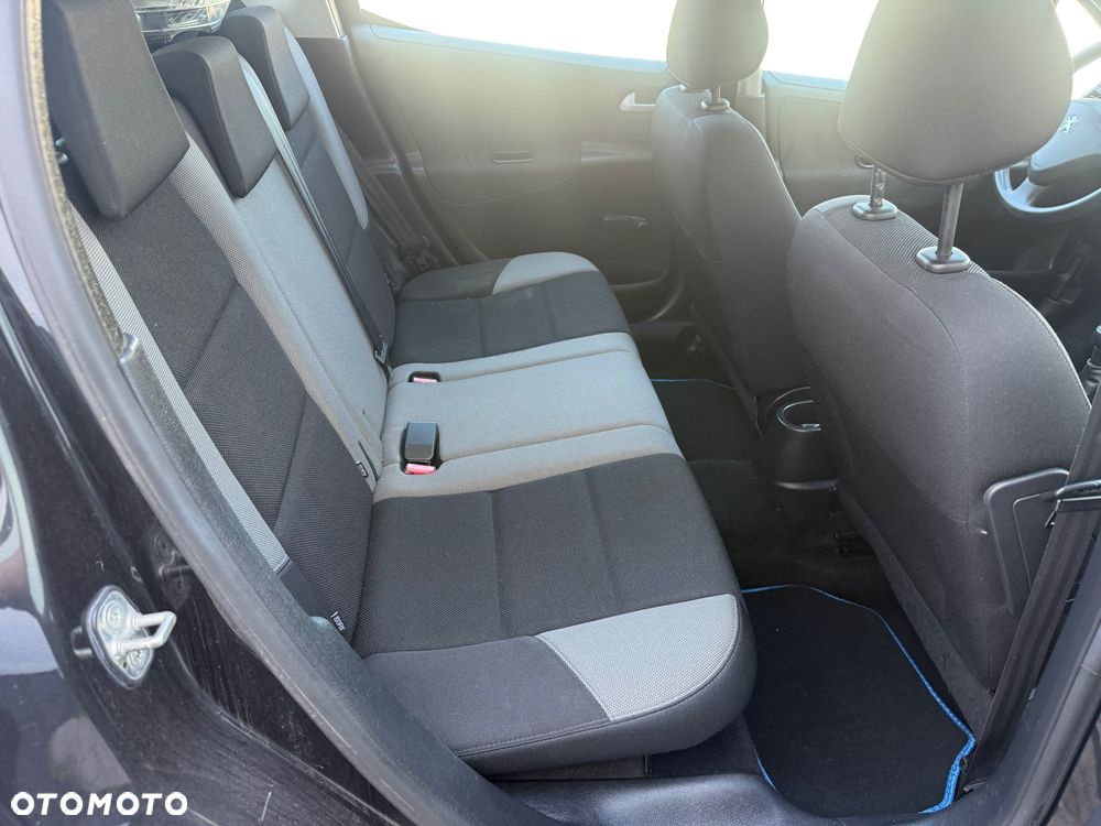 Peugeot 207 1.4 16V Trendy - 7