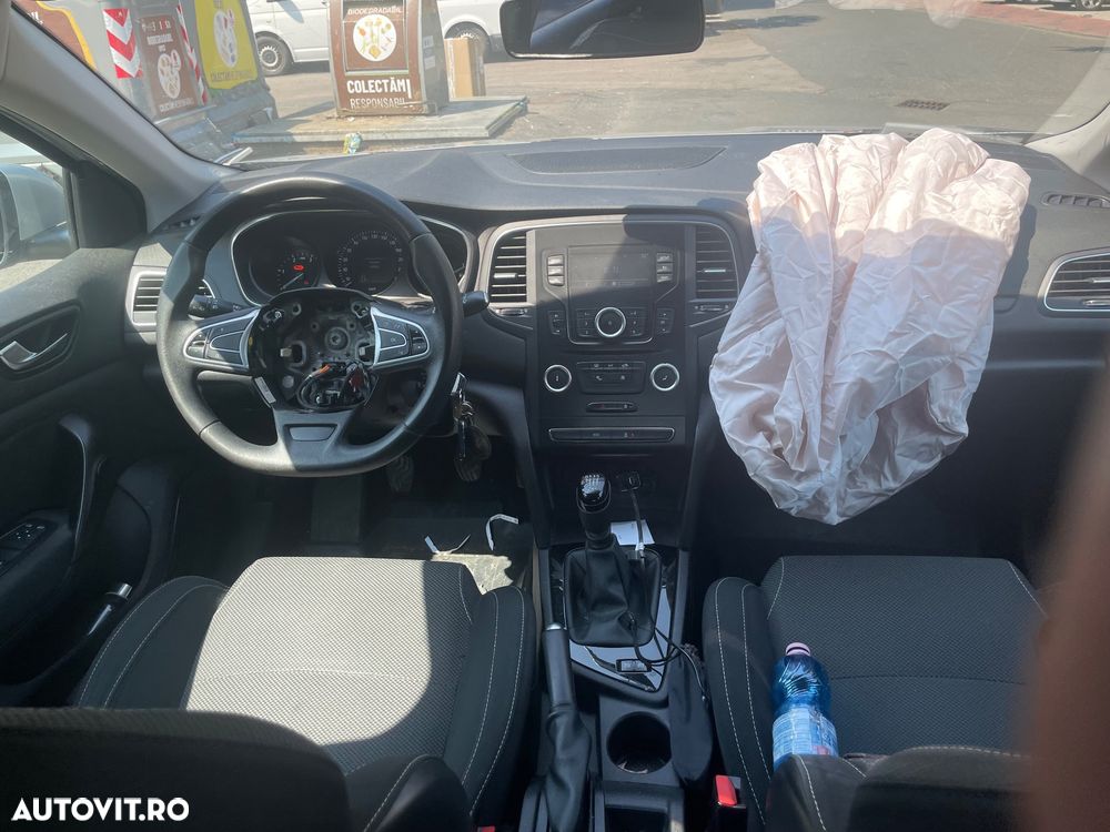 Renault Megane 1.5 dCI Life - 3