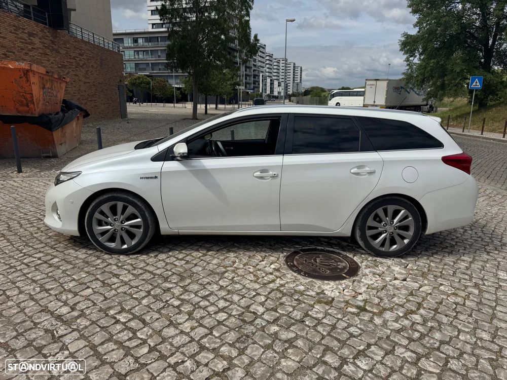 Toyota Auris Touring Sports 1.8 HSD Sport+Skyview - 3