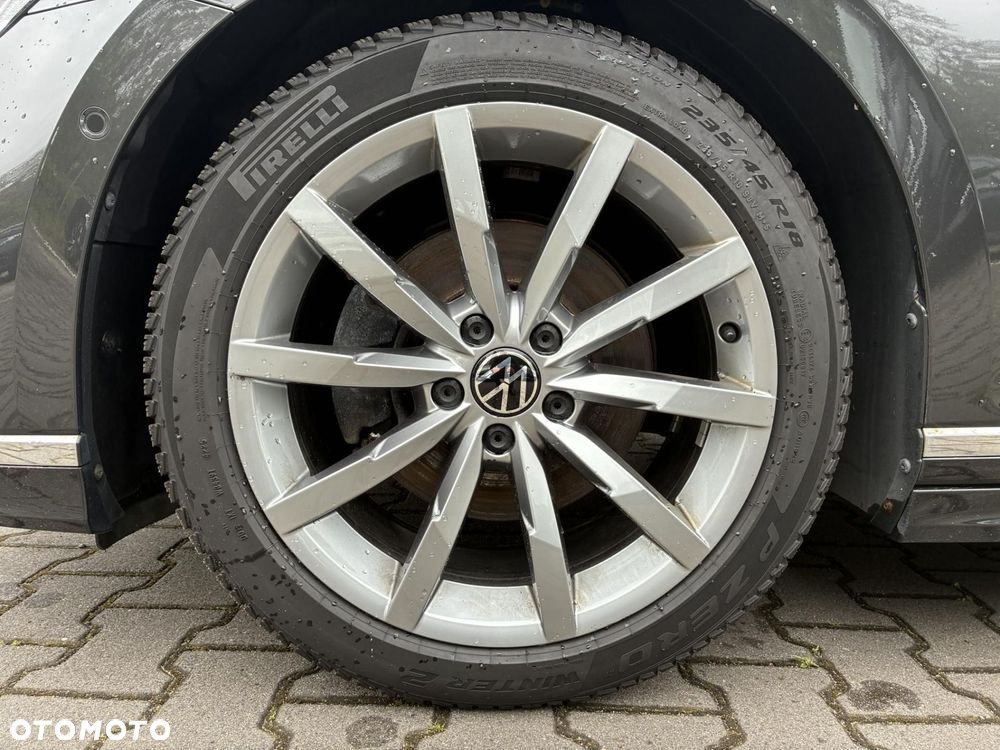 Volkswagen Passat - 13