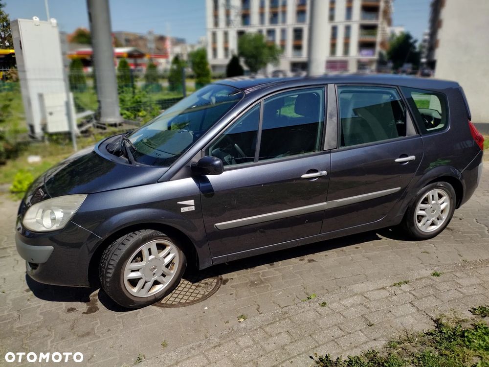 Renault Scenic - 1