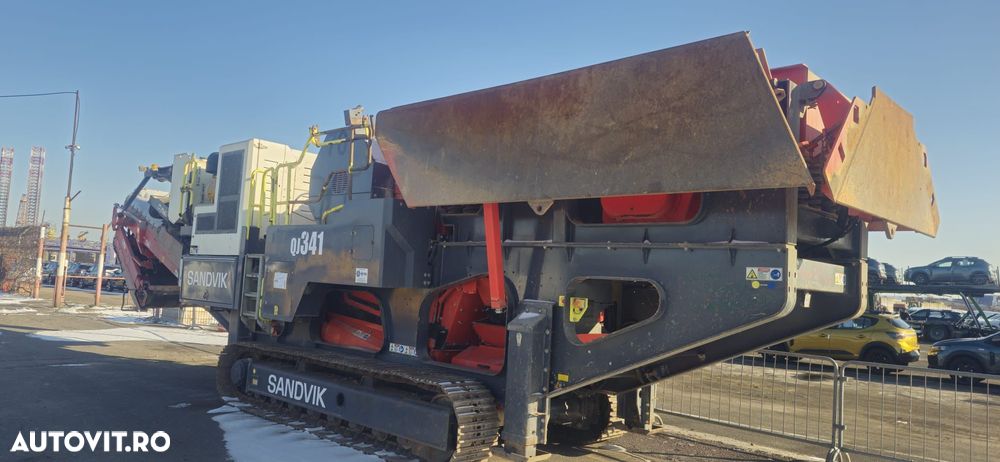 Sandvik QJ341 - concasor cu falci 49,4 tone - 3