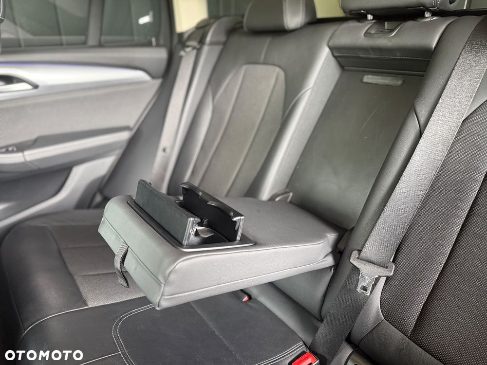 BMW X3 xDrive20i Advantage - 17