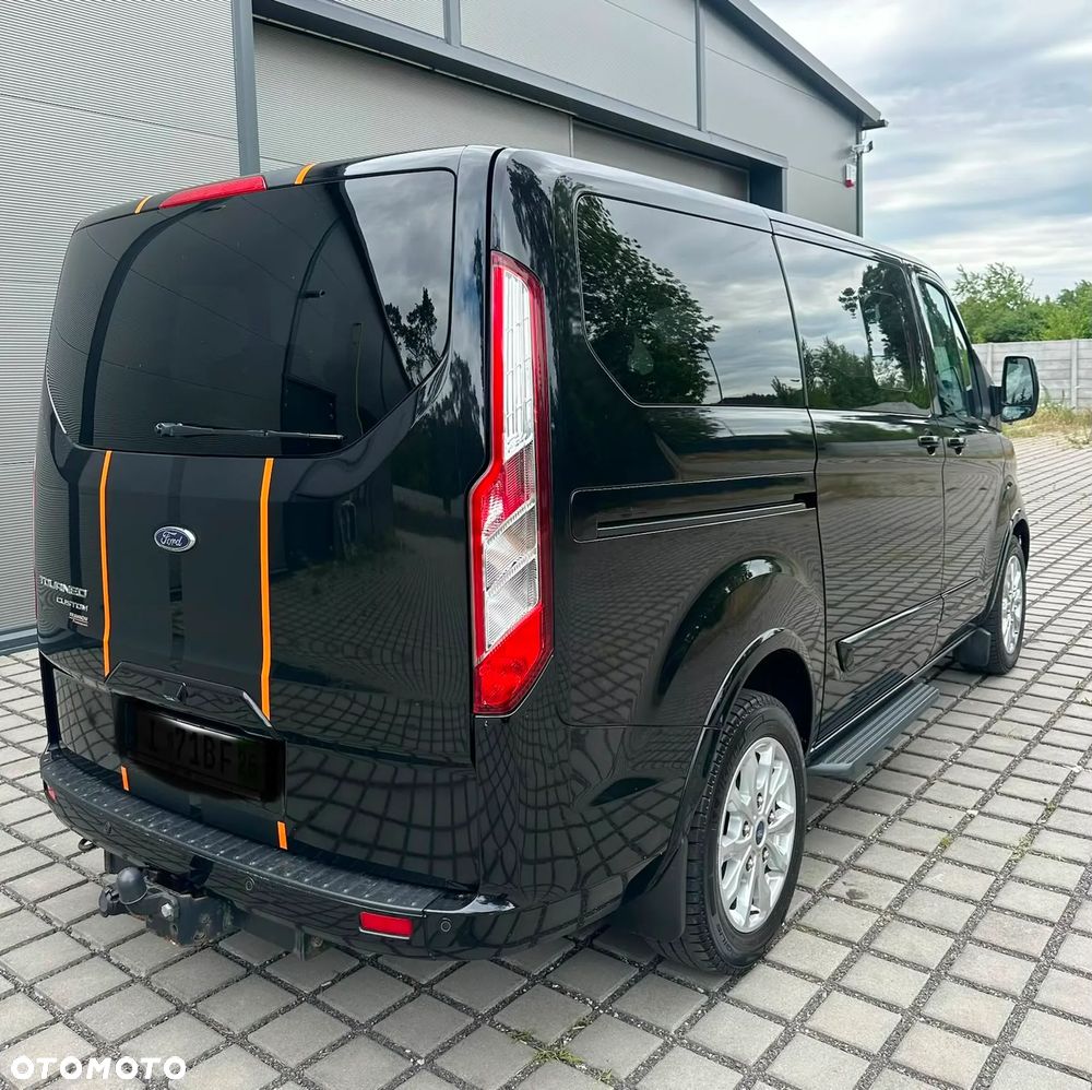 Ford Tourneo Custom - 10
