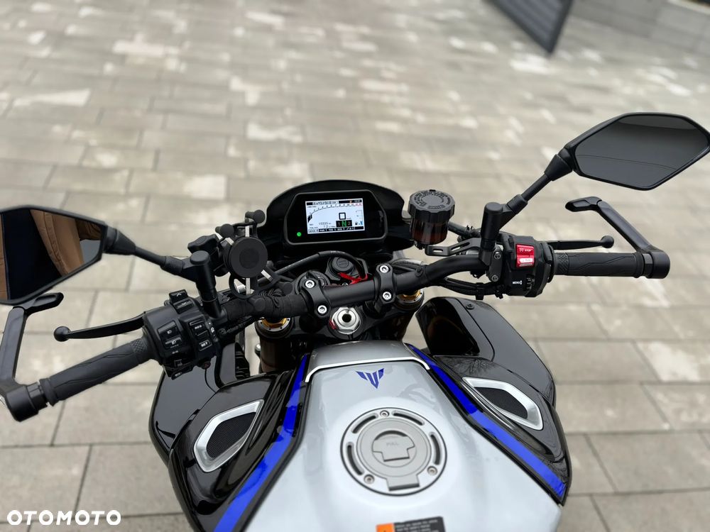 Yamaha MT - 9
