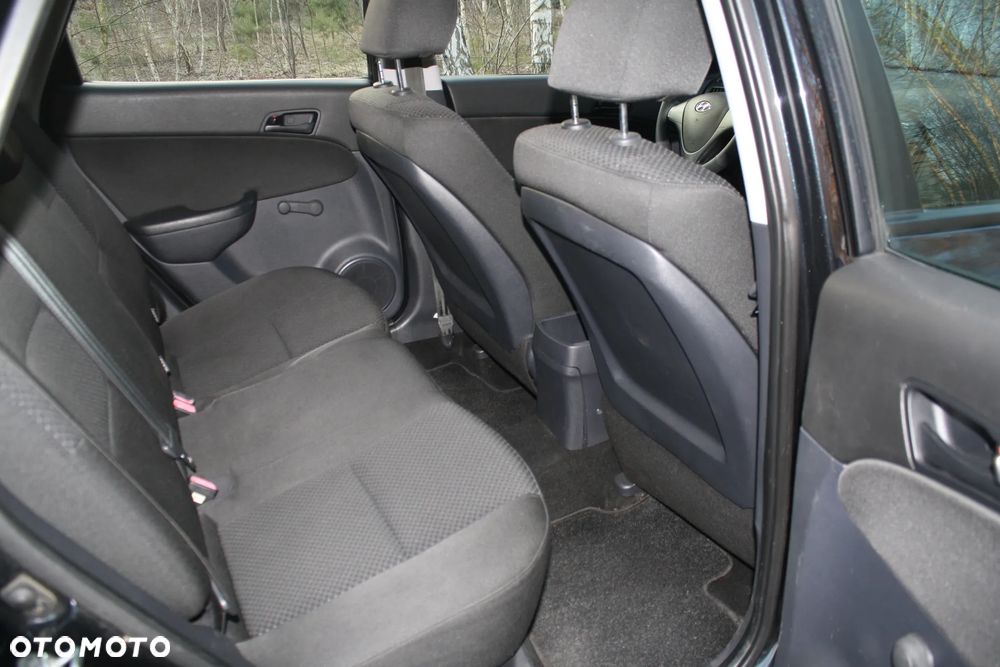 Hyundai i30 1.4 Classic + - 18