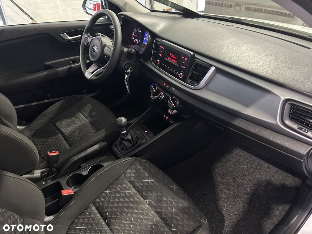 Kia Rio 1.2 Business Line - 32