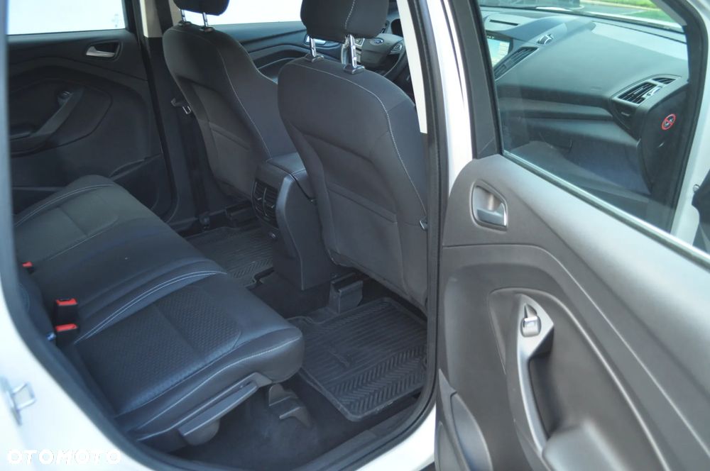 Ford Kuga 1.5 EcoBoost 2x4 Titanium - 23