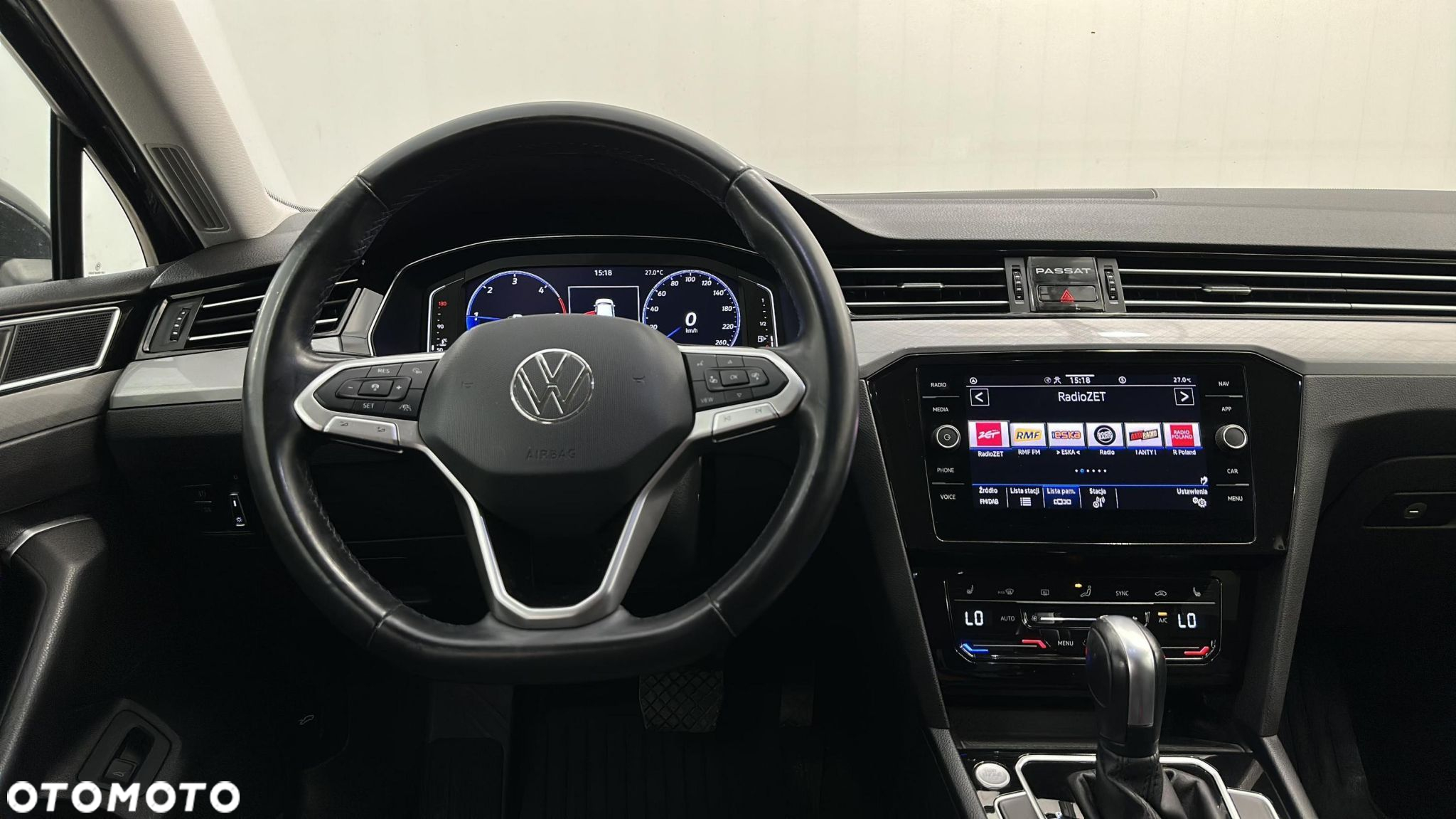 Volkswagen Passat - 10