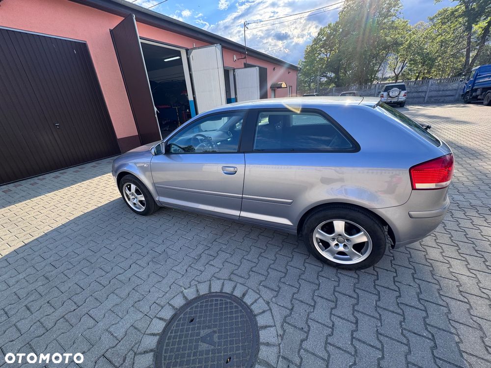 Audi A3 3-drzwiowe 1.6 Ambiente - 4