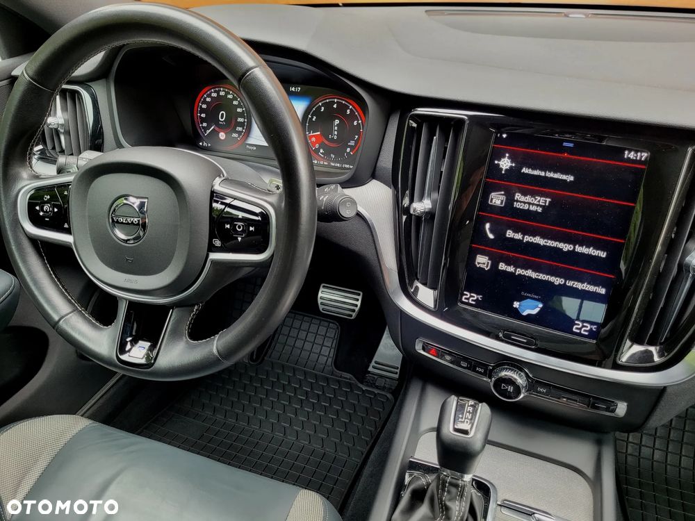 Volvo V60 T4 R-Design - 14