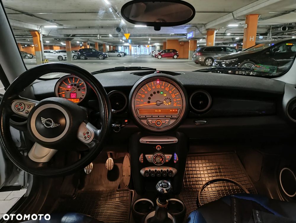 MINI Cooper Standard - 11