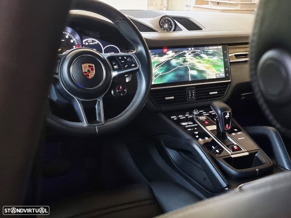 Porsche Cayenne E-Hybrid — fotografia 11