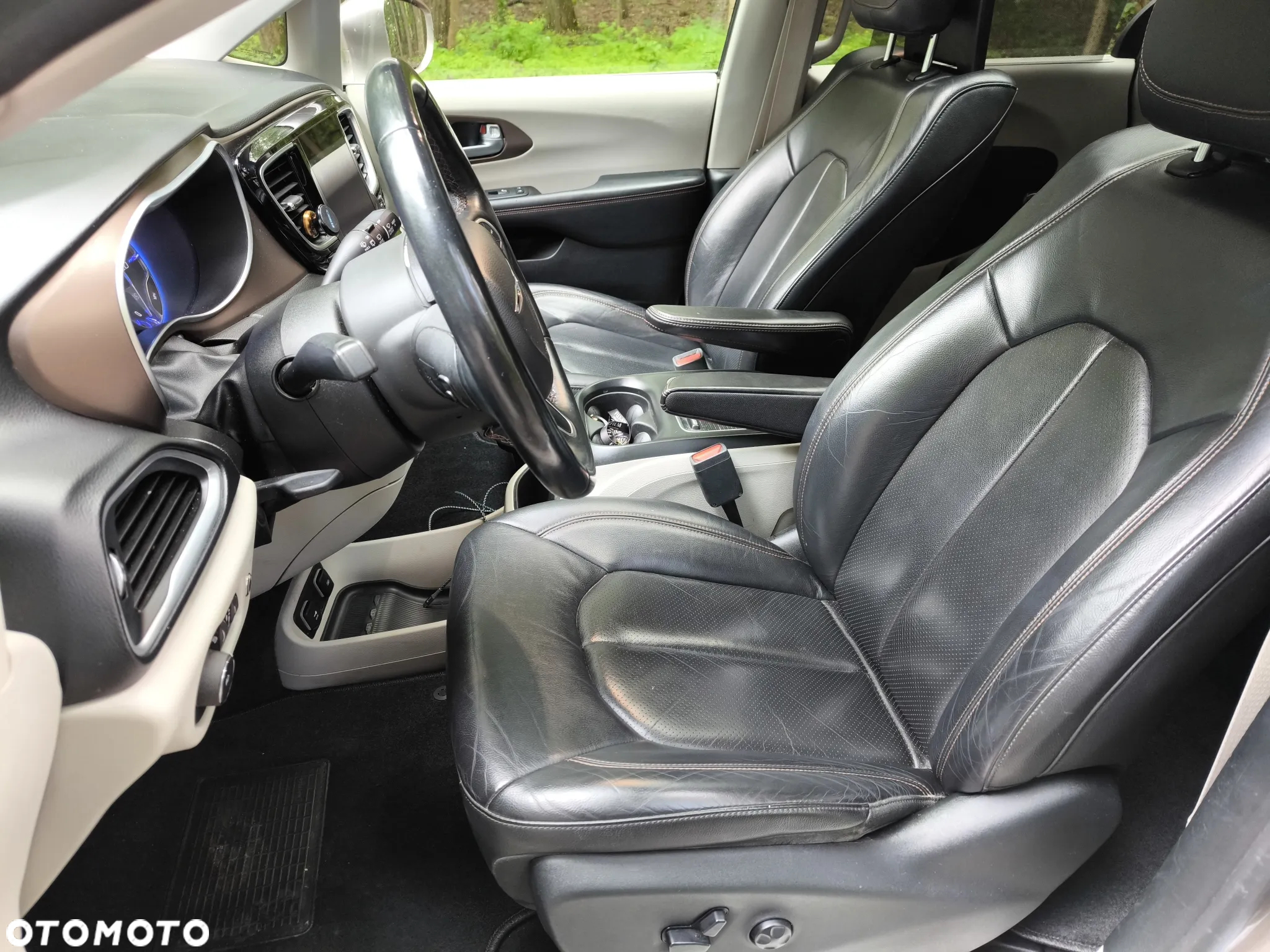 Chrysler Pacifica - 18