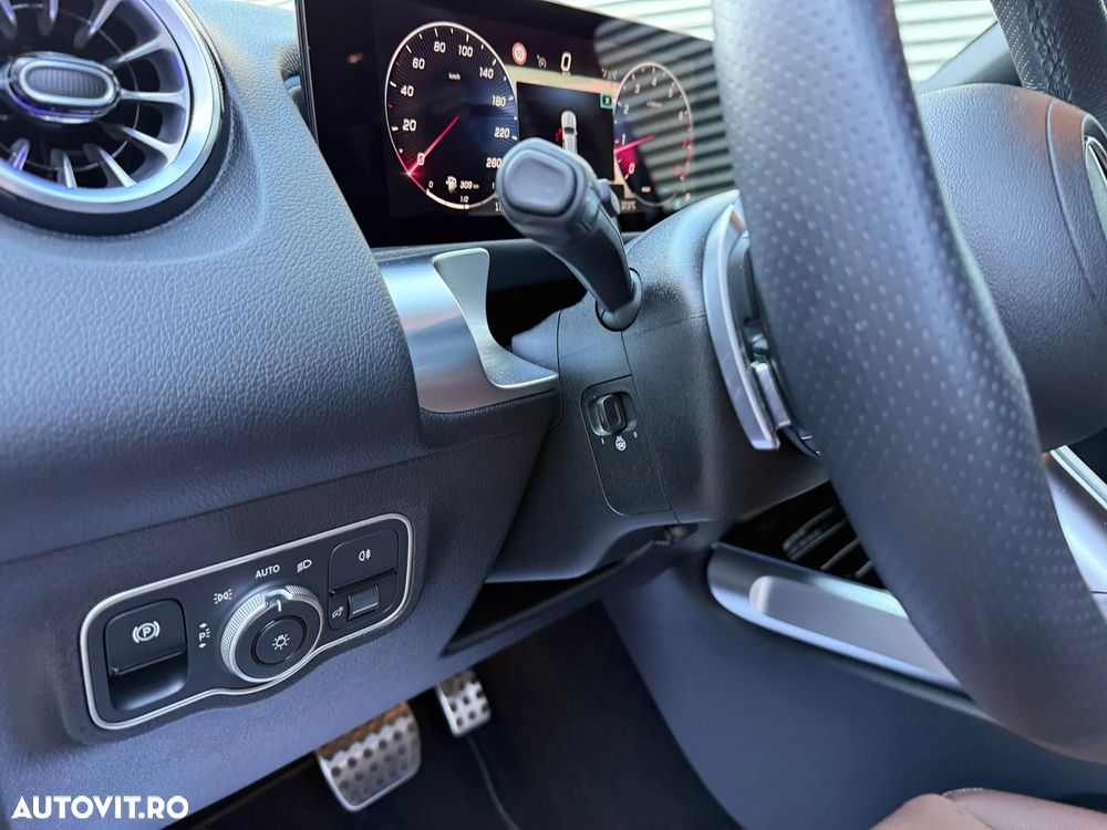 Mercedes-Benz GLB 220 4MATIC MHEV Aut. - 13