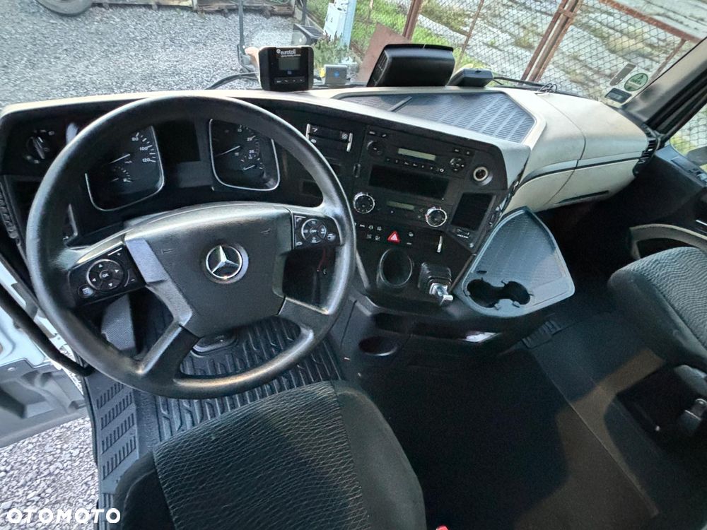 Mercedes-Benz ACTROS - 11
