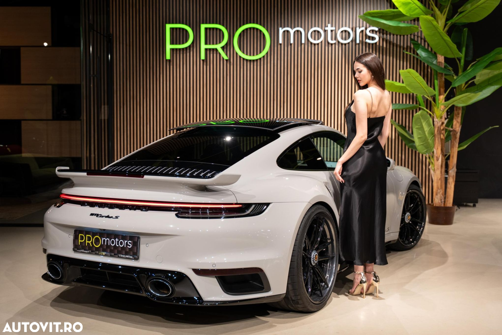 Porsche 911-TURBO-S - 4