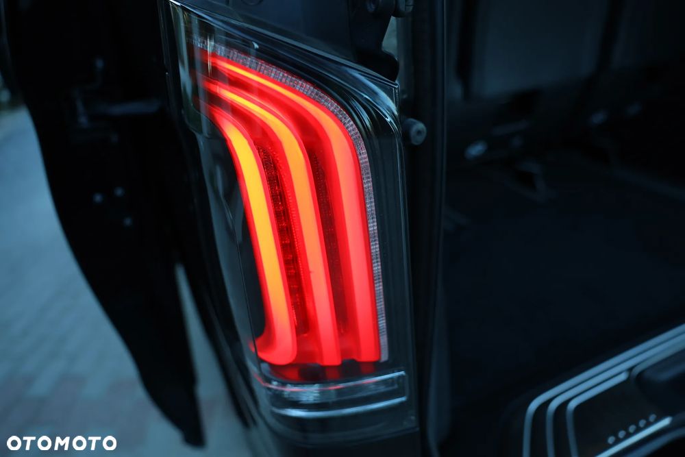 Mercedes-Benz Klasa V 220 d Avantgarde 9G-Tronic (d³ugi) - 36