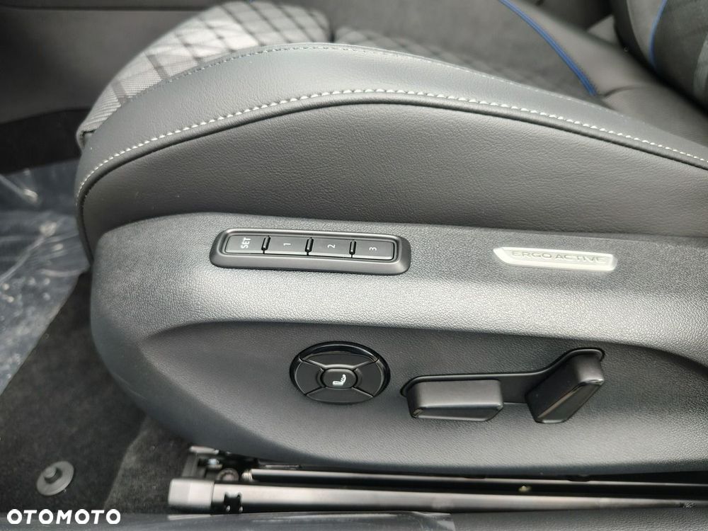 Volkswagen Passat - 13