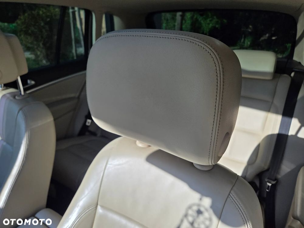 Volkswagen Tiguan 2.0 TDI 4Mot Perfectline R-Style DSG - 9