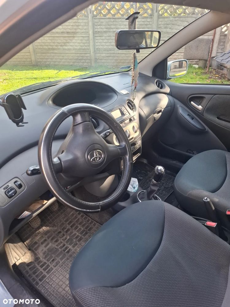 Toyota Yaris 2004 photo 5