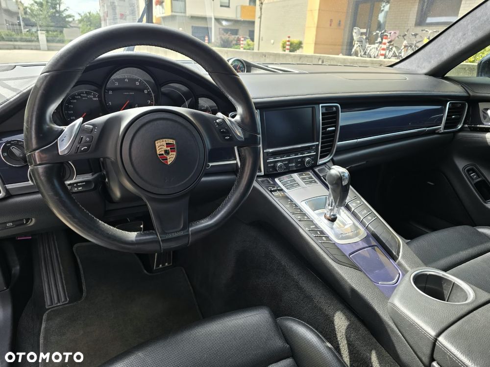 Porsche Panamera 4 Platinum Edition - 7