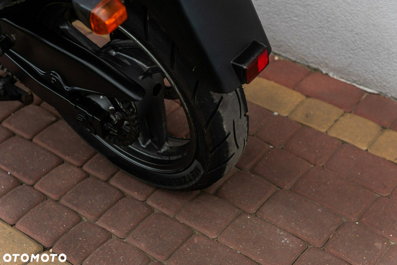 Kawasaki GPZ - 8
