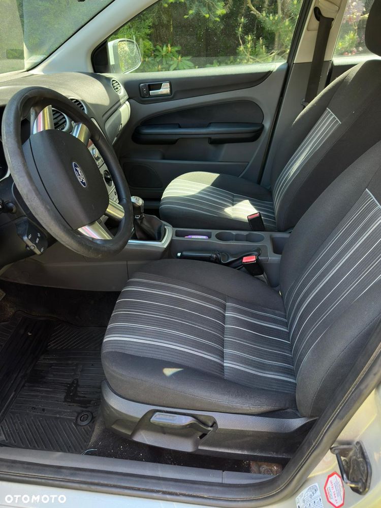 Ford Focus 1.8 TDCi Trend - 9