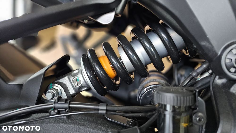 QJMOTOR SRT900SX - 10