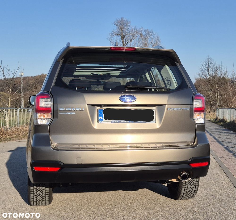 Subaru Forester 2.0 i Active Lineartronic - 9
