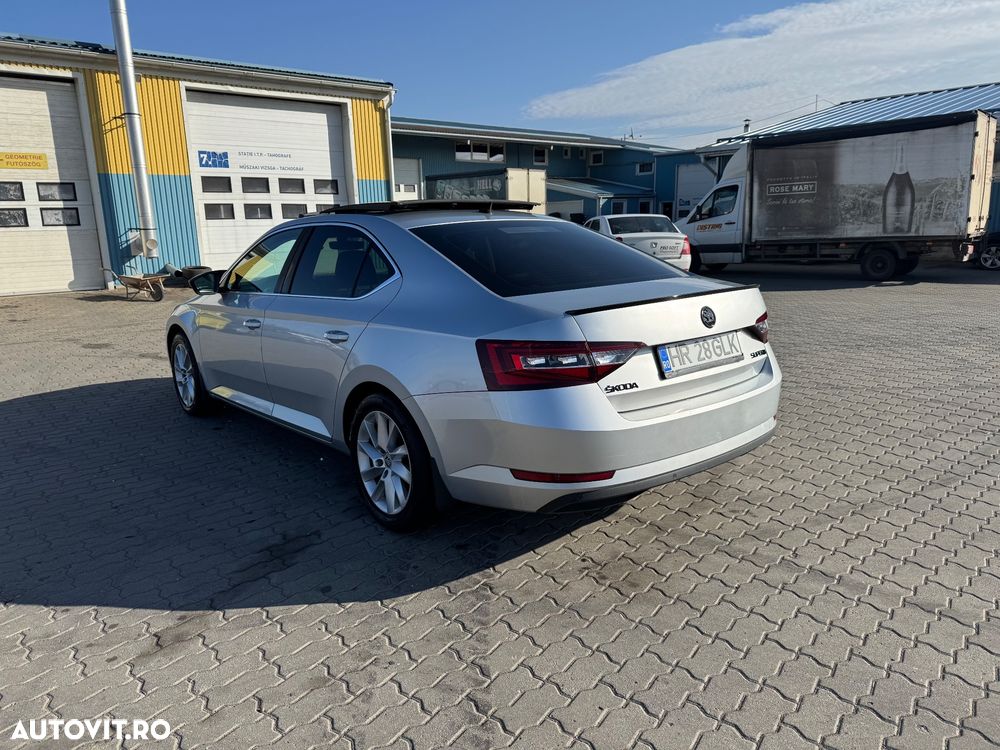Skoda Superb 2.0 TDI DSG Style - 3
