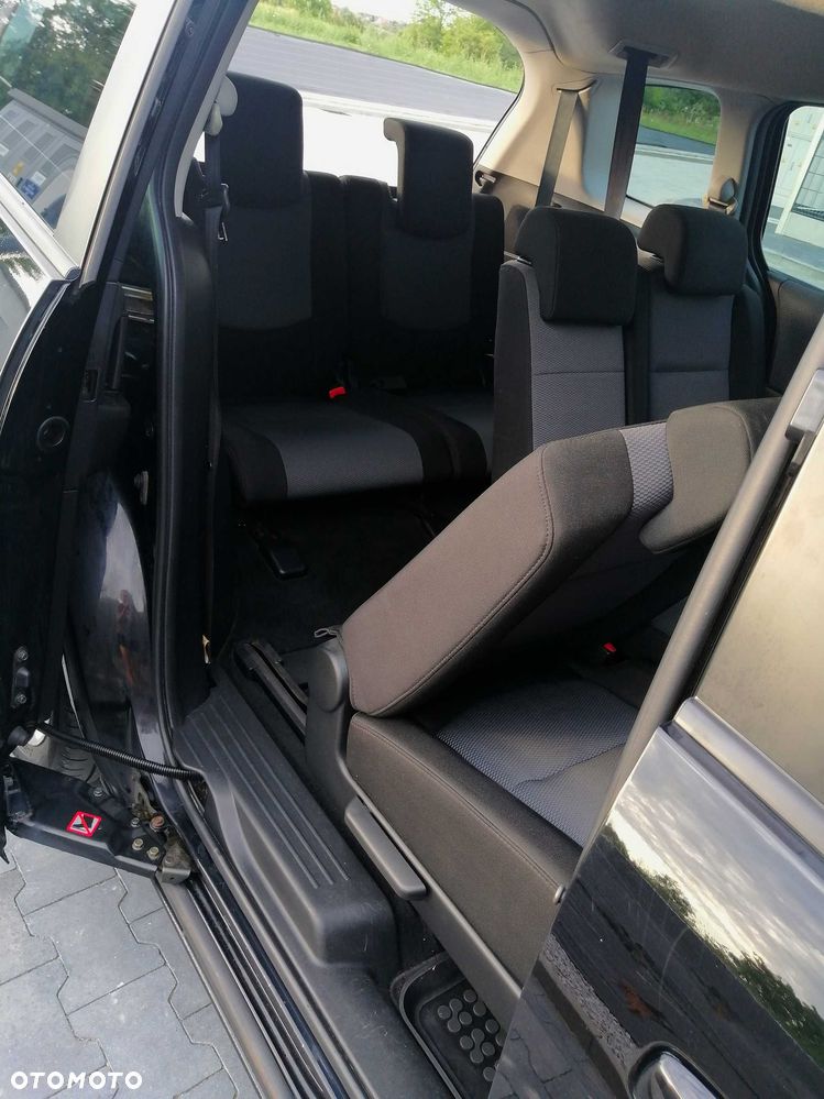 Mazda 5 - 7