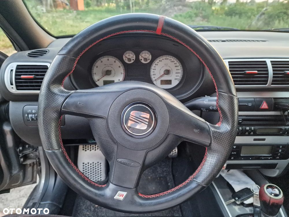 Seat Leon 1.8T Cupra R - 11