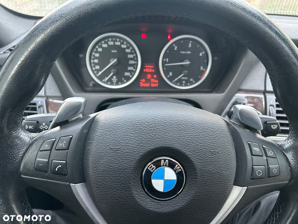 BMW X6 xDrive40d - 12