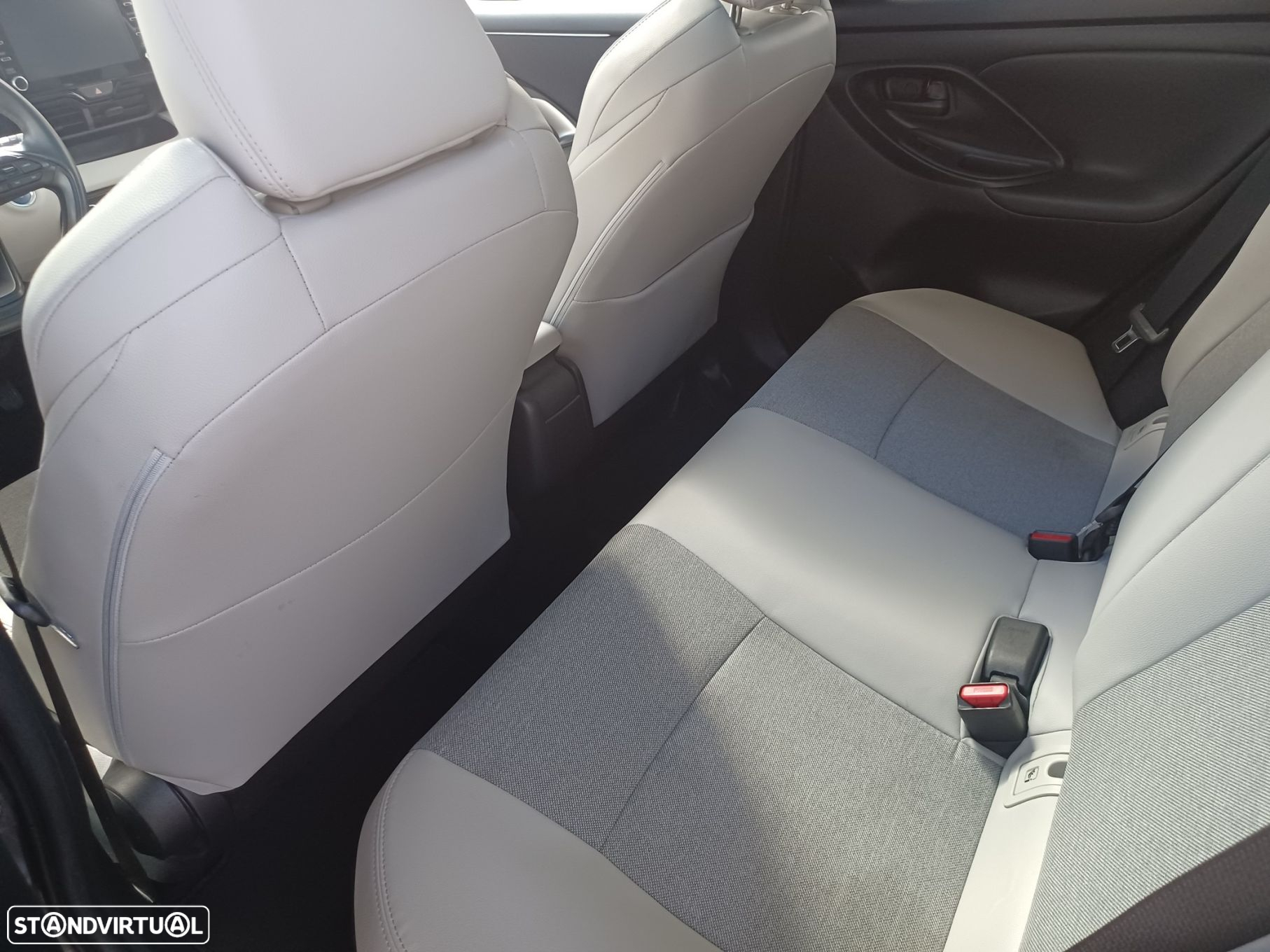 Toyota Yaris 1.5 HDF Luxury - 14